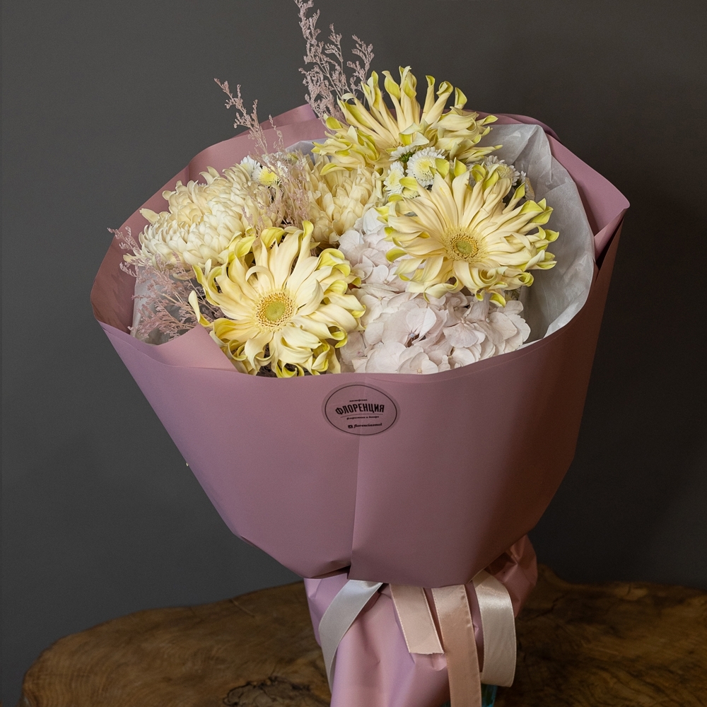 Букет - 126 Нежный сборный букет с герберами и хризантемами