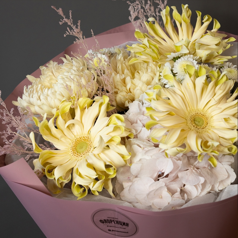 Букет - 126 Нежный сборный букет с герберами и хризантемами