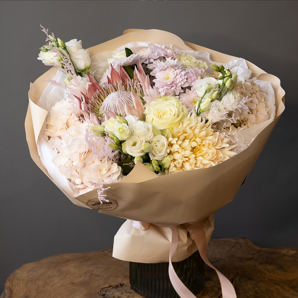 Букет - 127 Красивый сборный букет с протеей