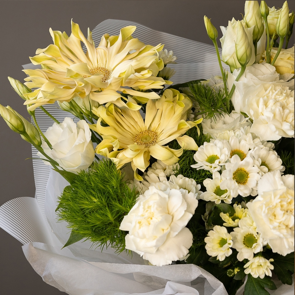 Букет - 129 Сборный букет с герберами и диантусами