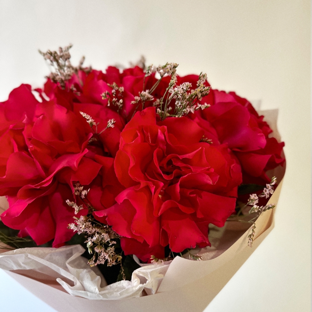 Love is #20 Яркий букет французских роз
