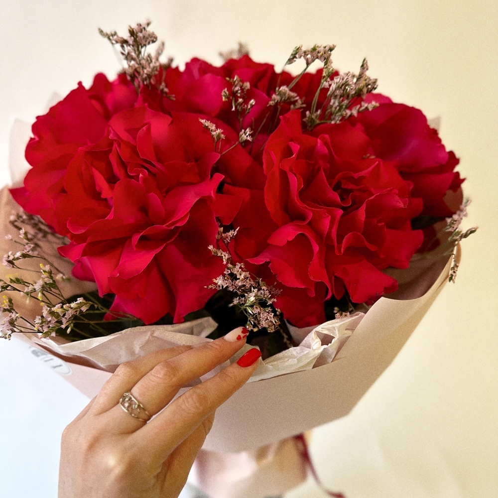 Love is #20 Яркий букет французских роз