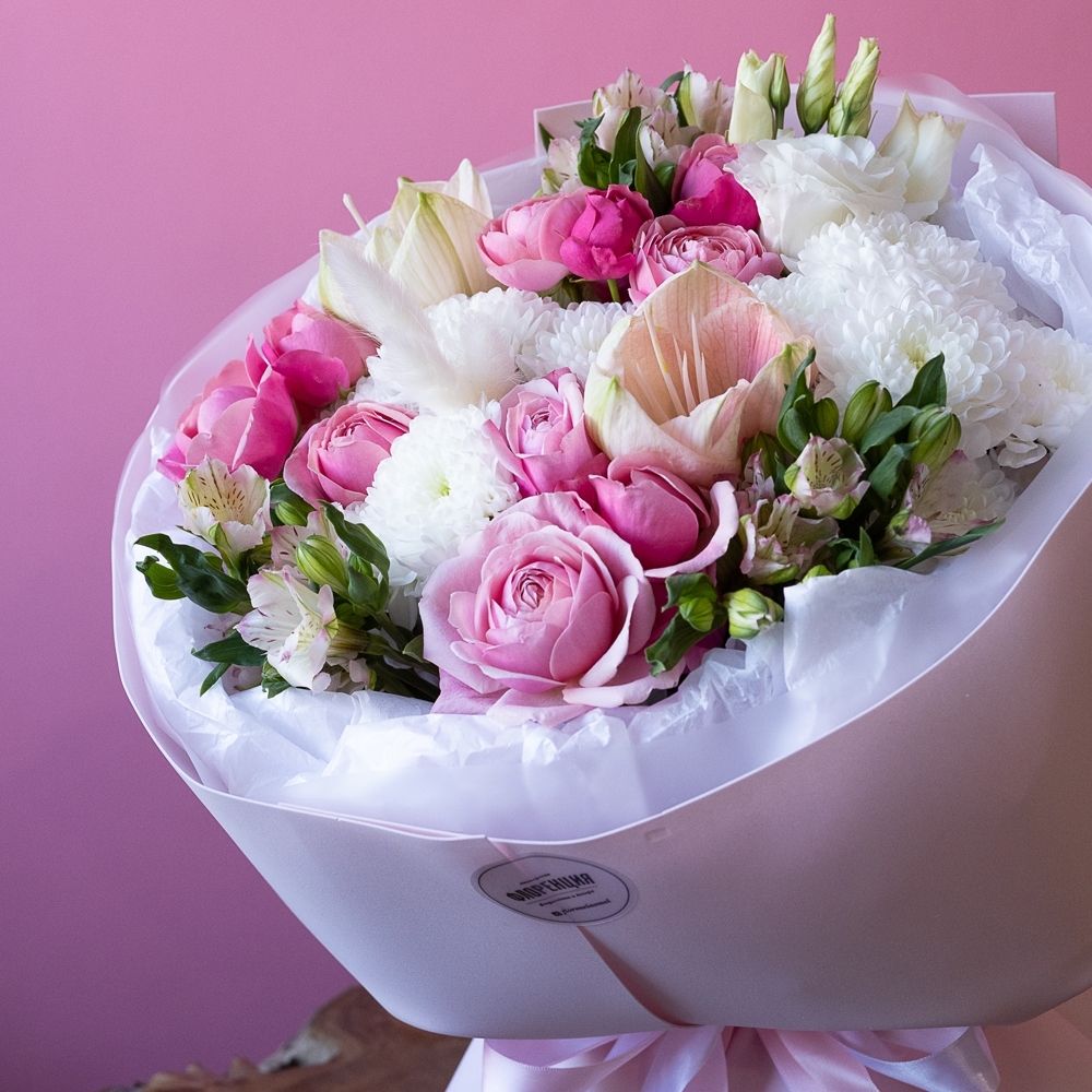 Букет - 138 Нежный сборный букет с персиковыми амариллисами