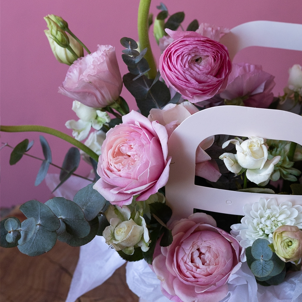 Букет - 135 Композиция с ранункулюсами