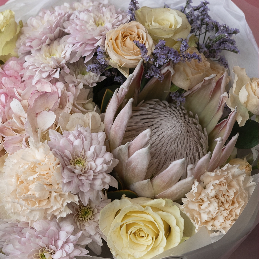 Букет - 118 Сборный букет с экзотической Протеей