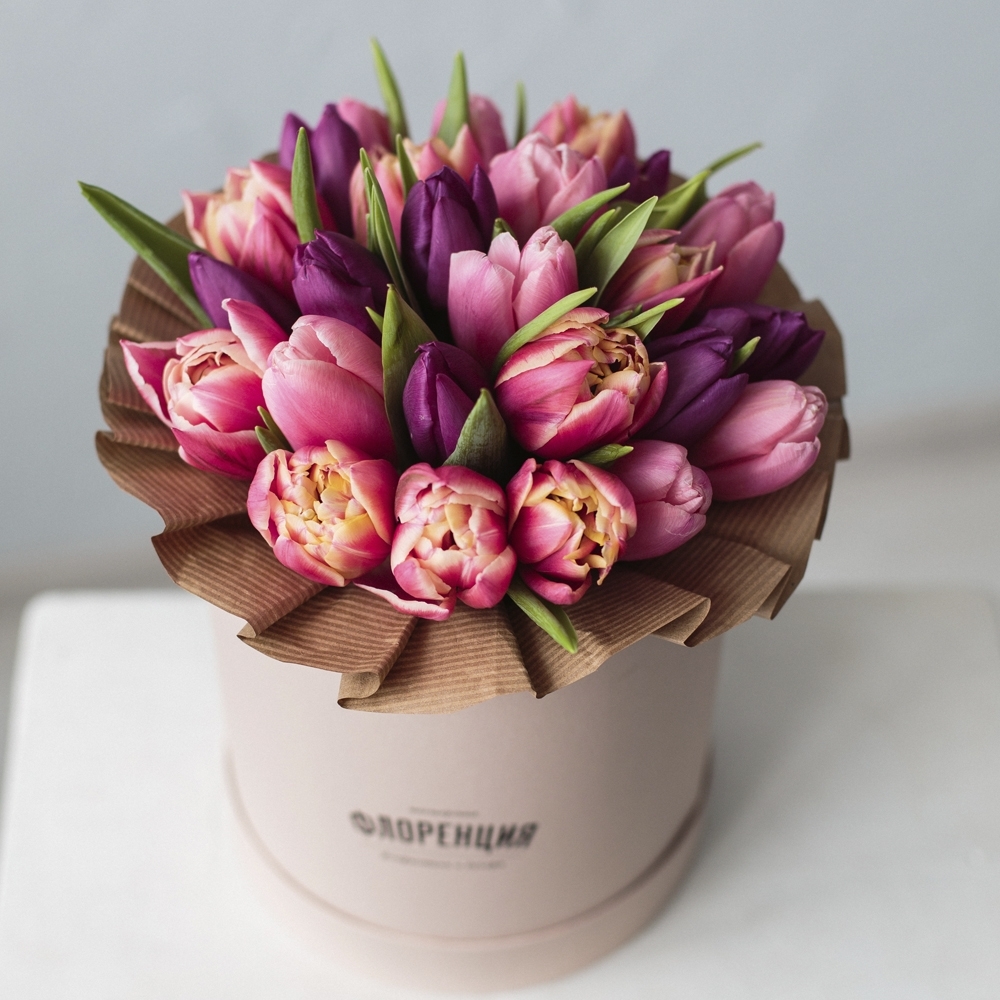Весна #37 Микс тюльпанов в шляпной коробке