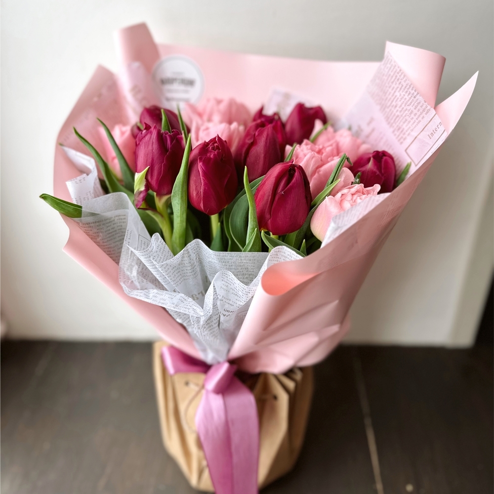 Весна #60 Букет розовых и бордовых тюльпанов класса премиум 15 шт.
