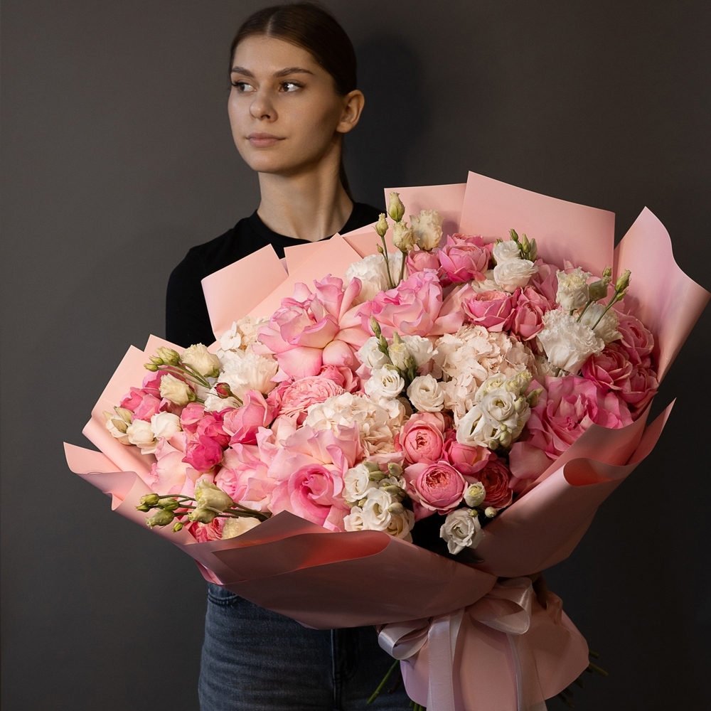 Букет - 131 Шикарный букет с французскими розами