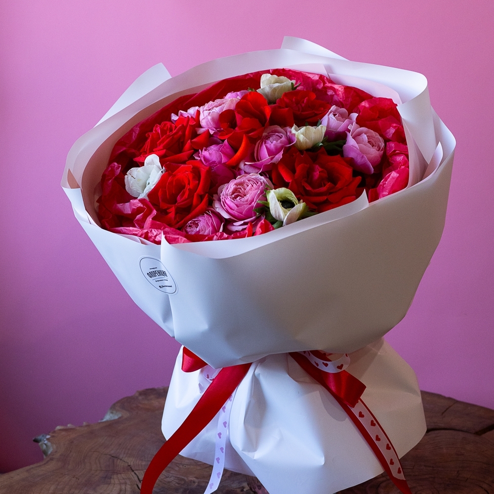 Букет - 144 Красивый букет с анемонами и французской розы