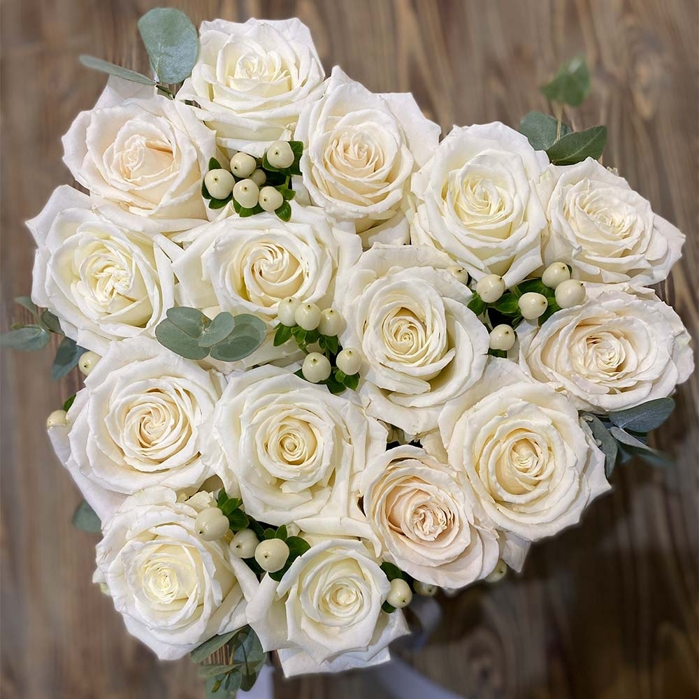 Цветочная композиция -8 Валентинка белых роз