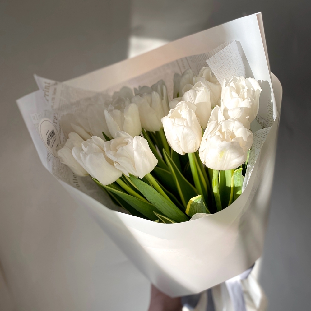 Весна #9 Букет белых тюльпанов класса премиум 15 шт