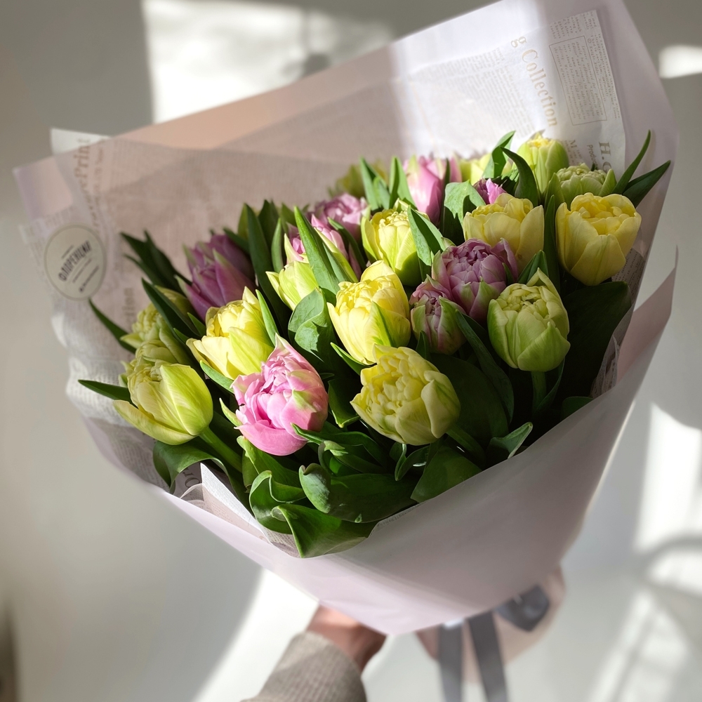 Весна #14 Микс желтых и лавандовых тюльпанов класса премиум 25 шт
