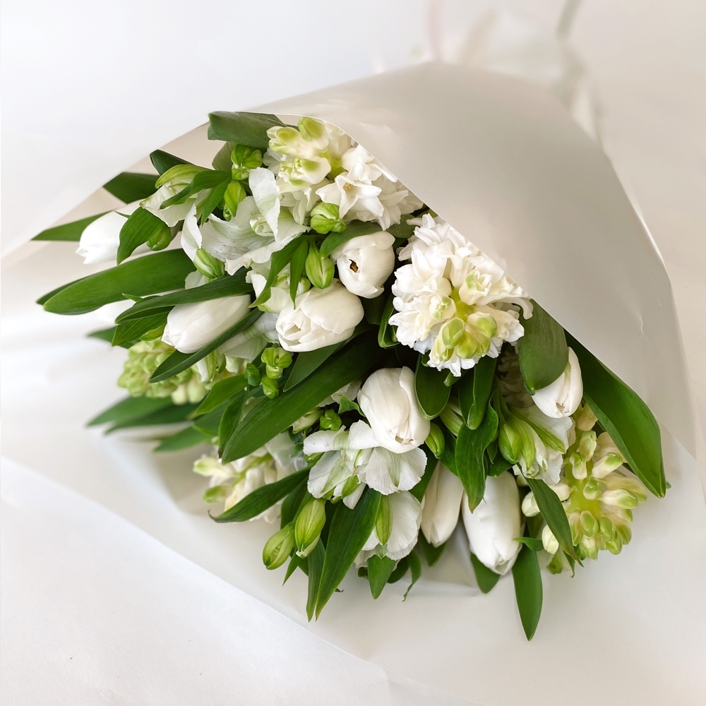Весна #31 Микс весенних цветов в белой гамме