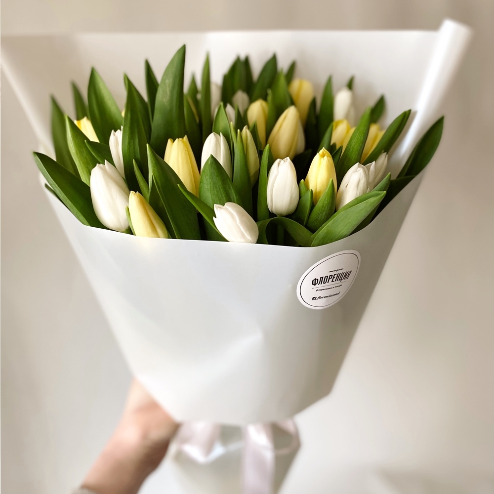 Весна #24 Микс белых и желтых тюльпанов 35 шт